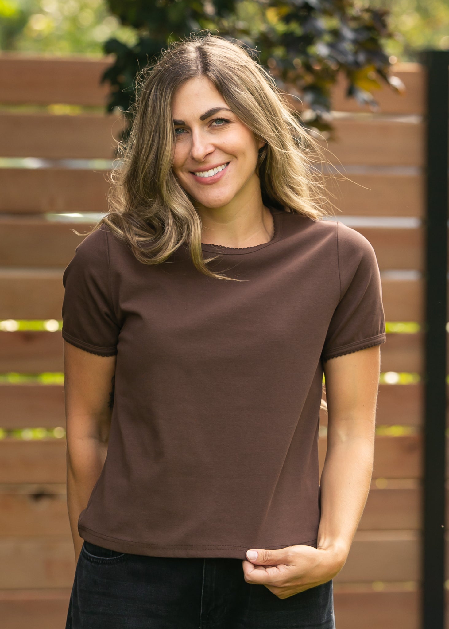 Scallop Edge Basic T-shirt FF Tops