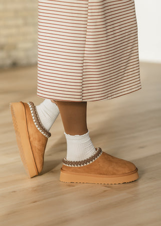 selena様　スニーカー44 selena-chestnut-suede-platform