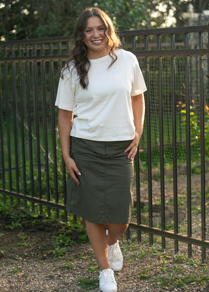 Short Sleeve Essential Relaxed Tee FF Tops