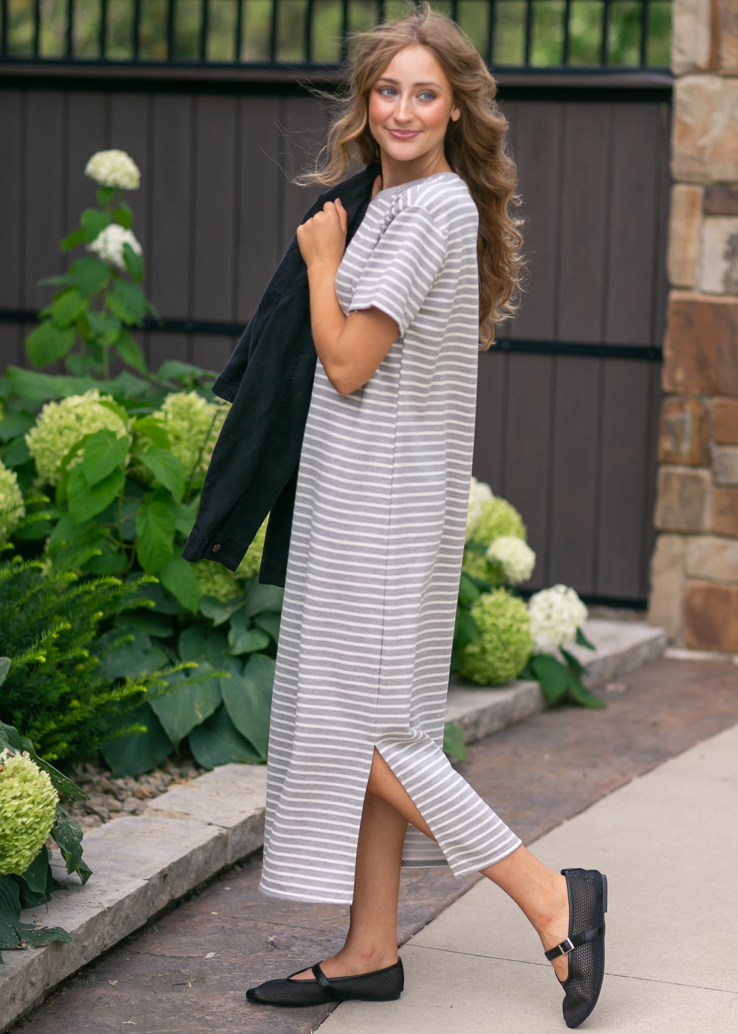 Short Sleeve Gray Striped Knit Dress S