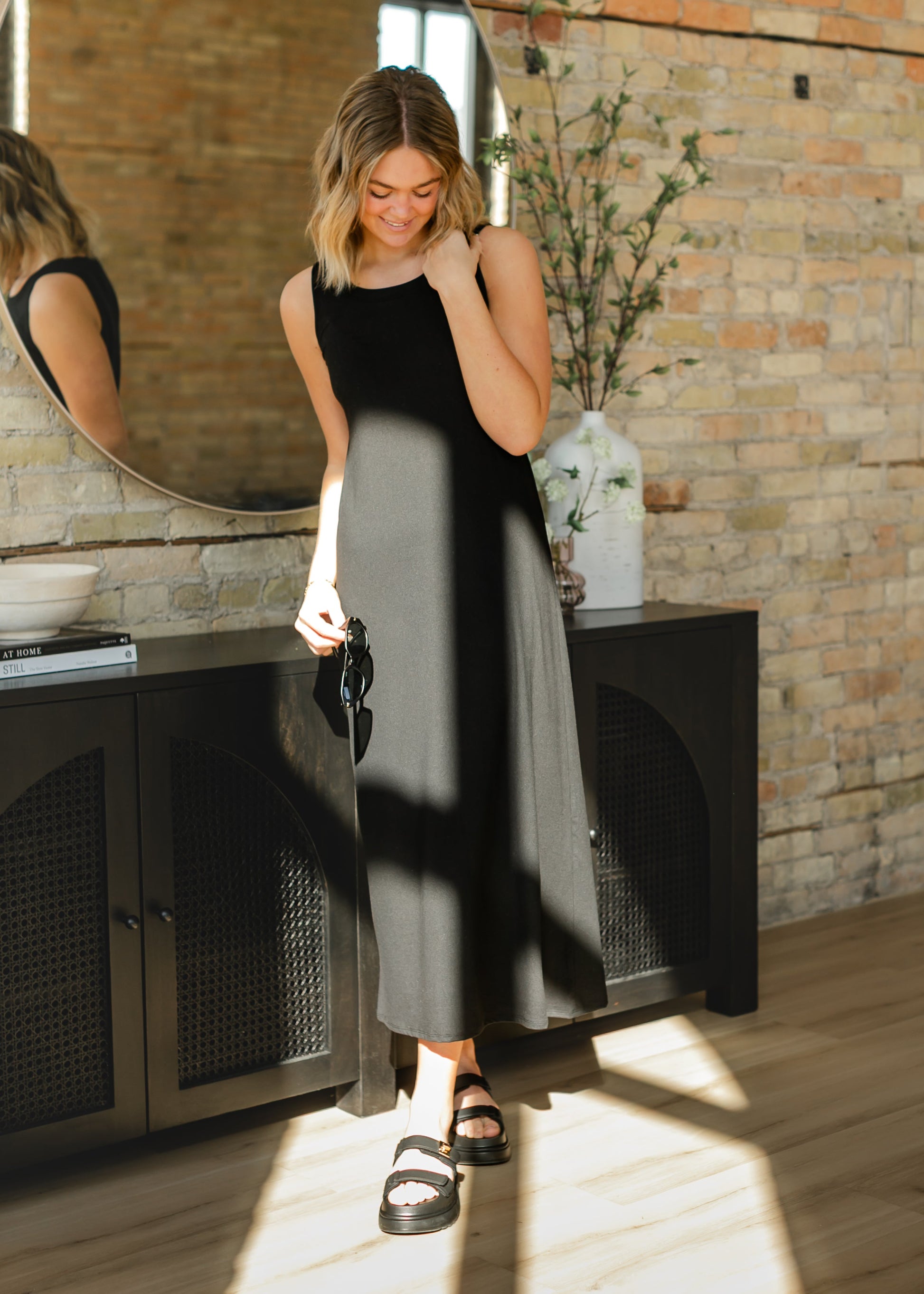 Sleeveless Flared Scoop Neck Maxi Dress FF Dresses
