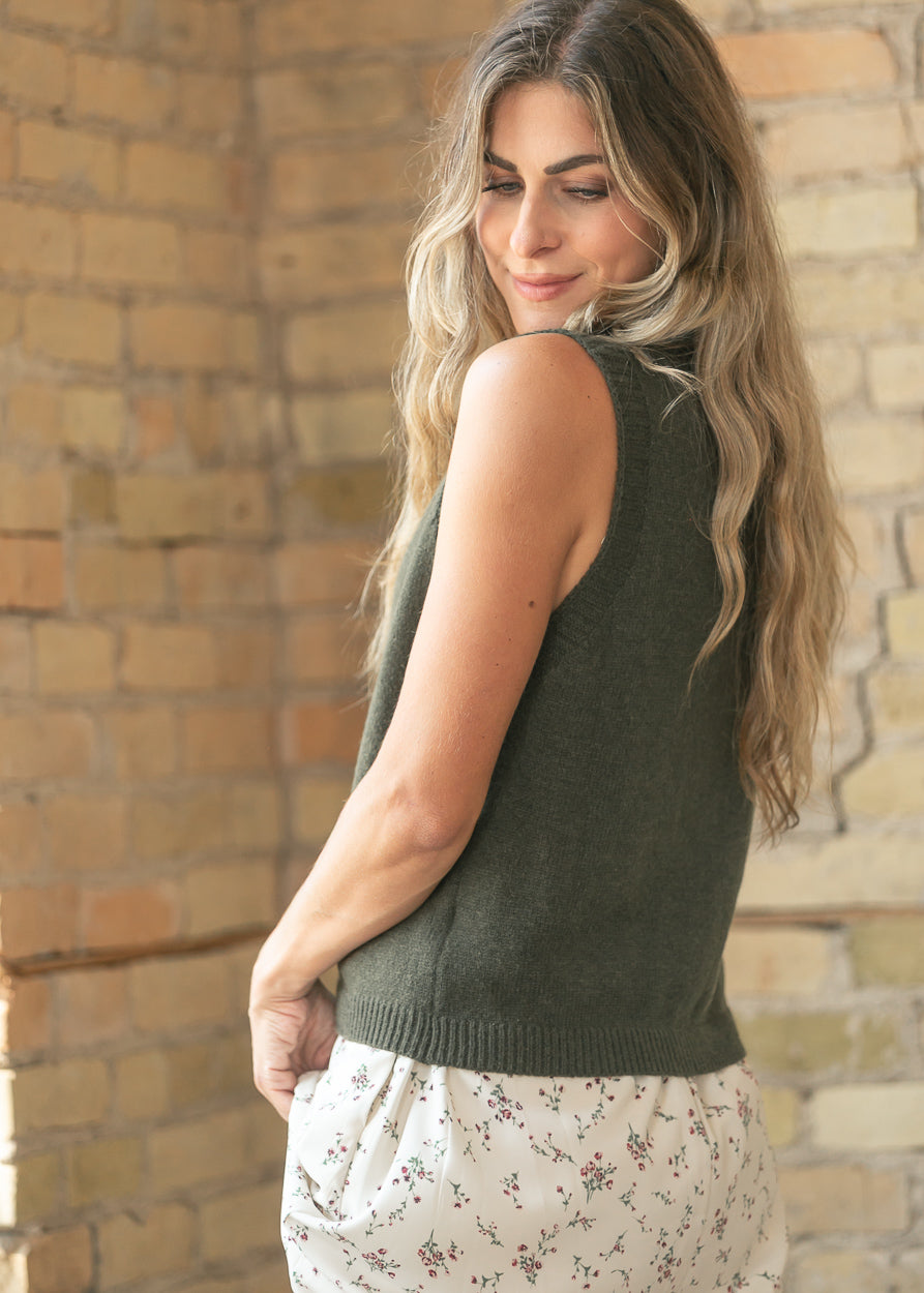 Sleeveless Sweater Cardigan Vest FF Layering Essentials