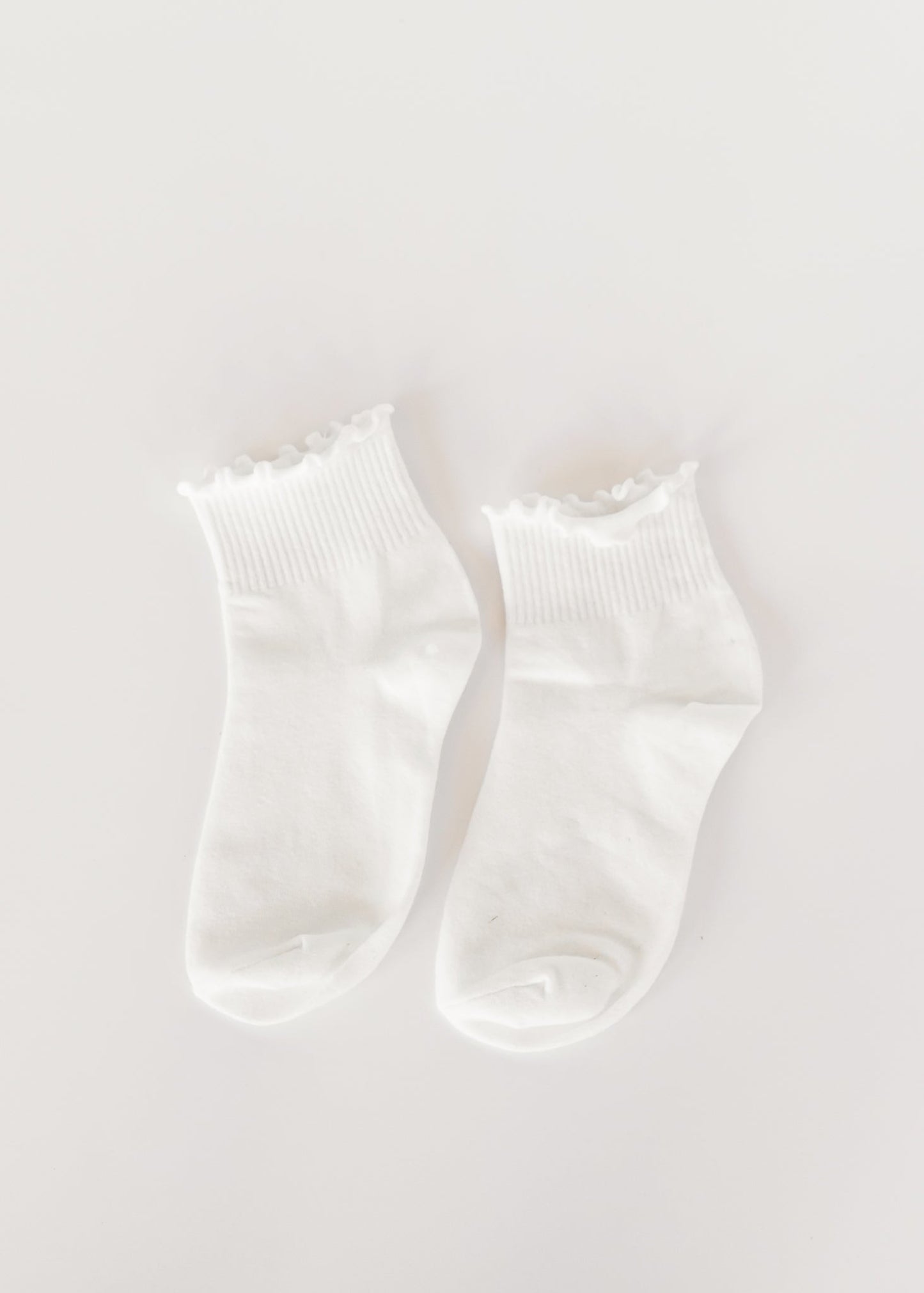 Solid Color Ruffle Ankle Socks Accessories