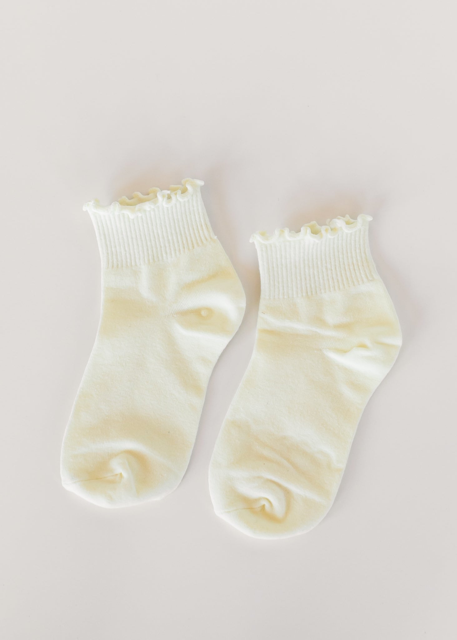 Solid Color Ruffle Ankle Socks Accessories