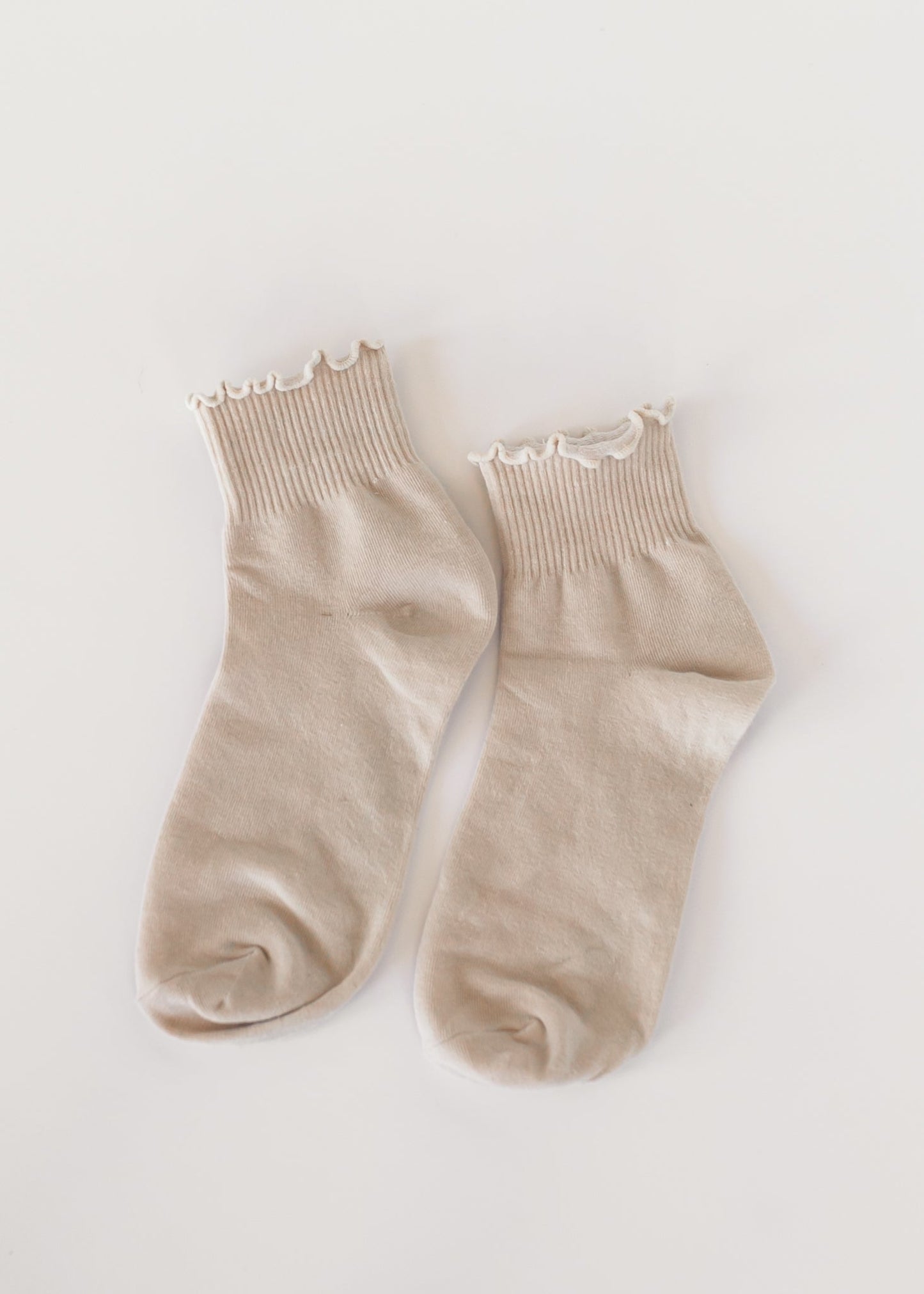 Solid Color Ruffle Ankle Socks Accessories