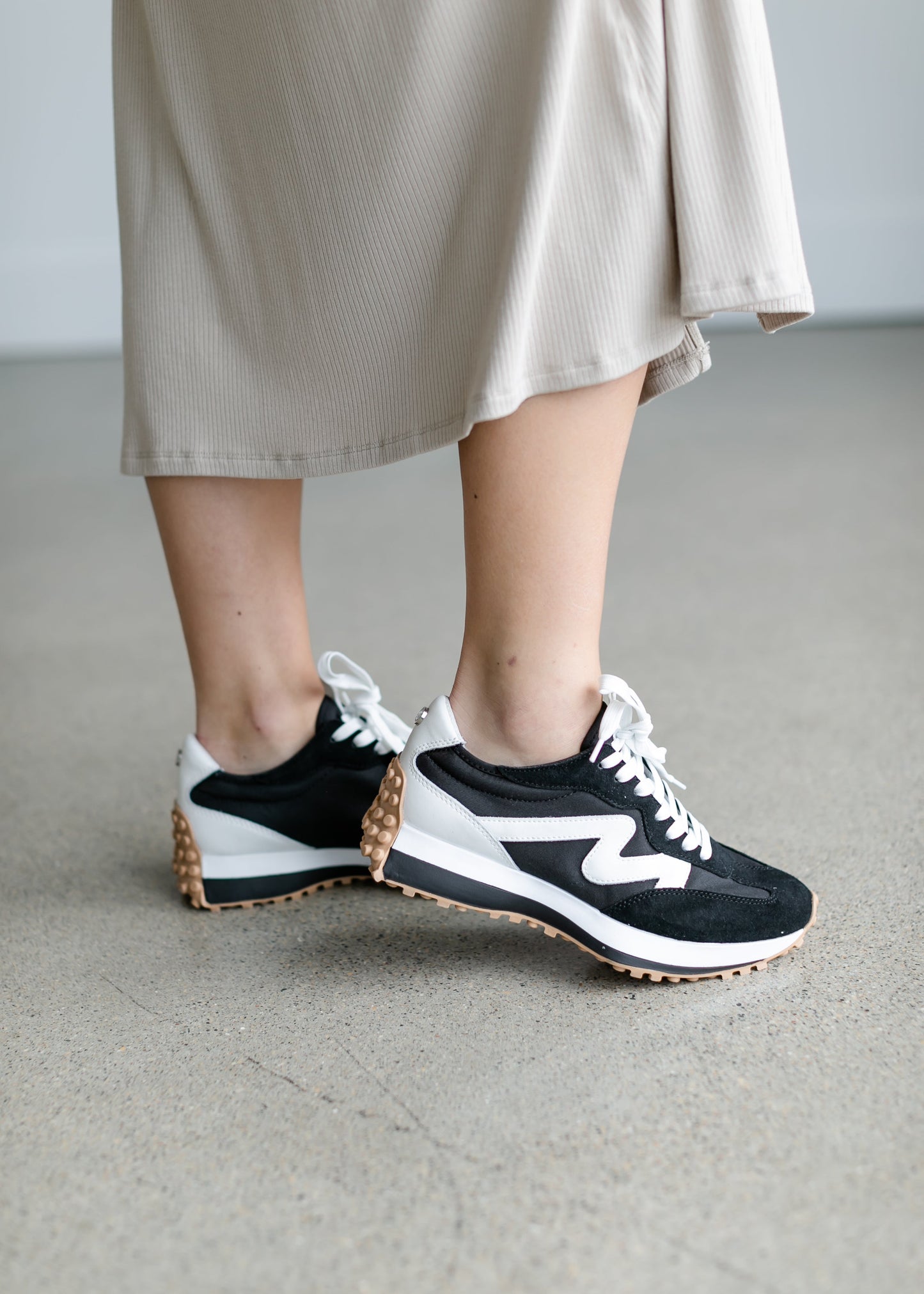 Steve Madden Campo Retro Jogger Sneaker 9