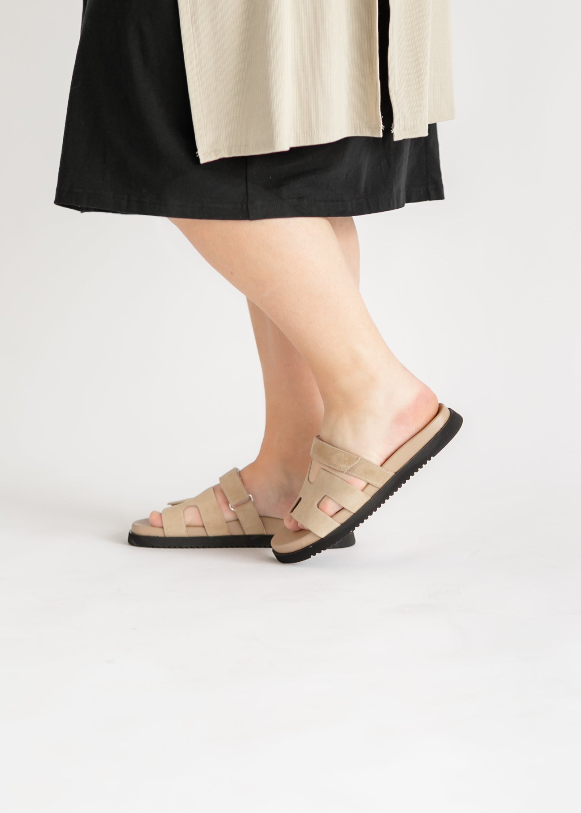 Steve Madden Mayven-Cn Sandals in Cognac Steve Madden Mayven-Cn Sandals in Cognac