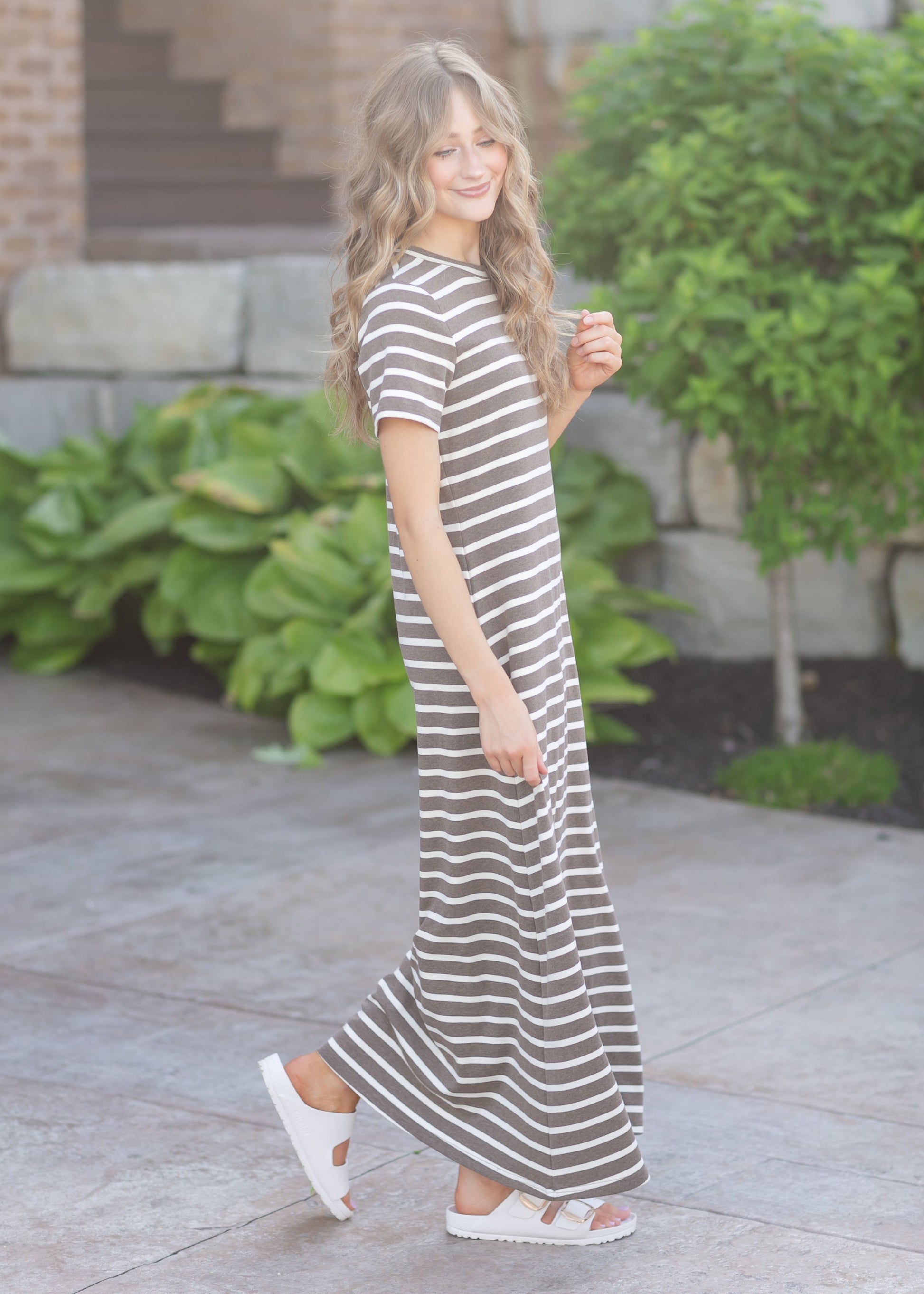 Striped Knit Maxi Dress L Striped Knit Maxi Dress L