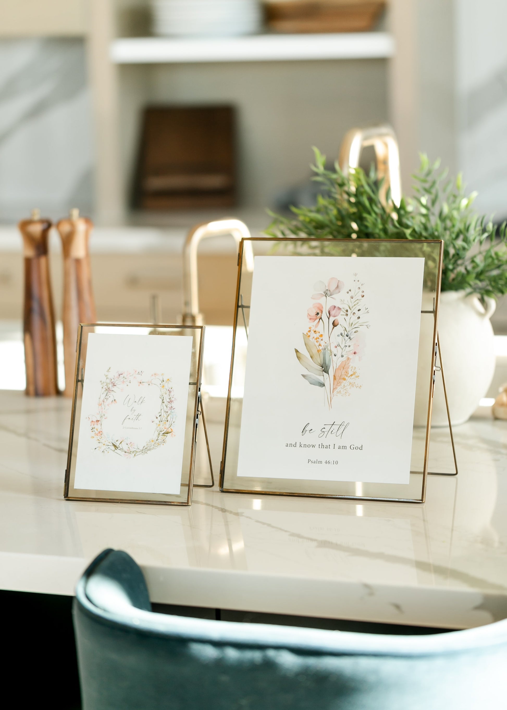 Tabletop Gold Floating Frame Gifts