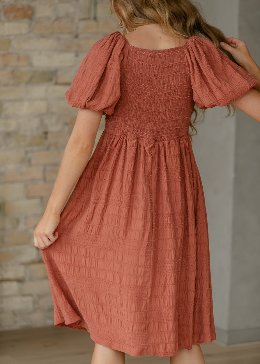 Textured Sweetheart Neck Midi Dress FF Dresses