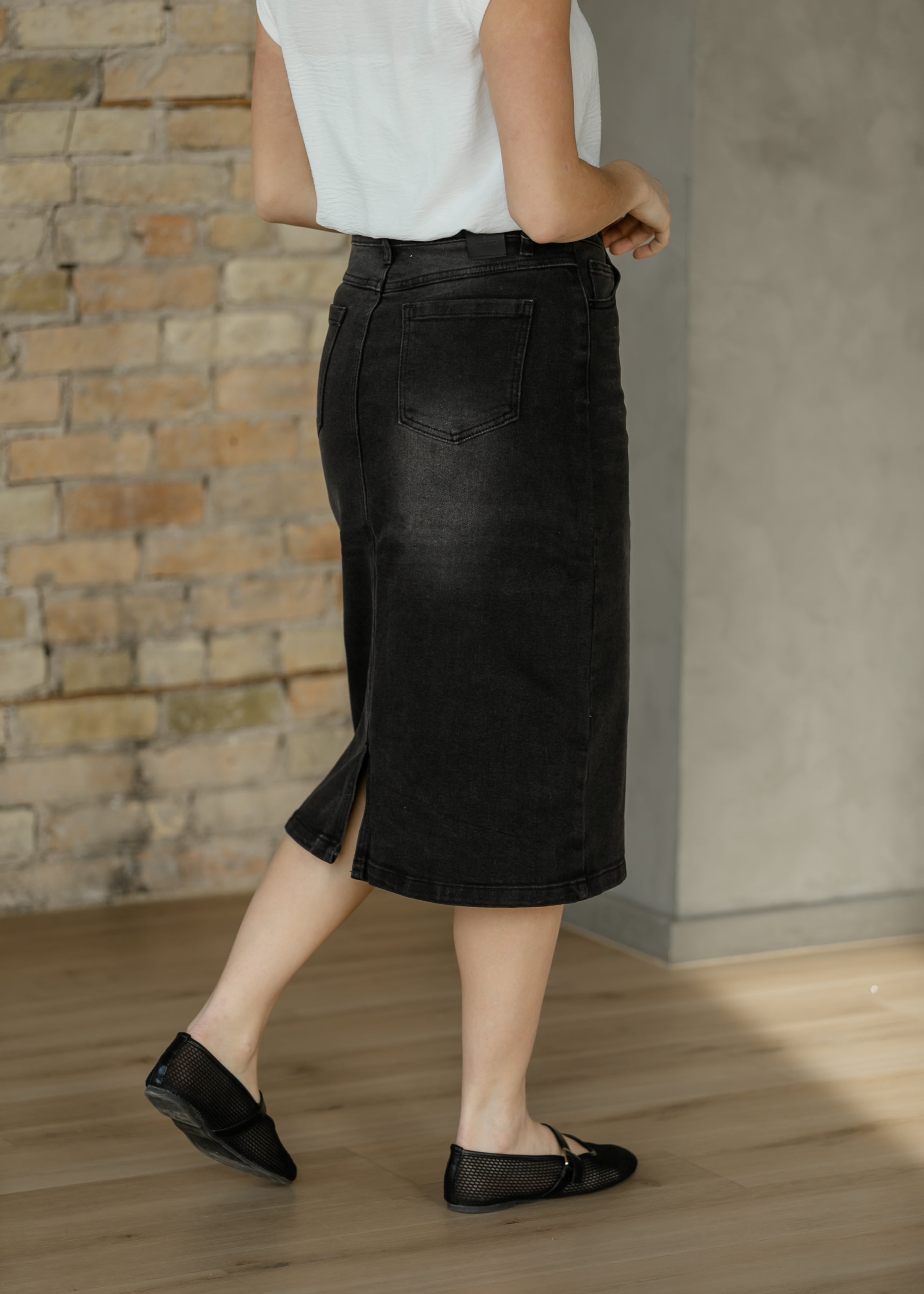 Tiffany Black Denim Midi Skirt – Inherit Co.