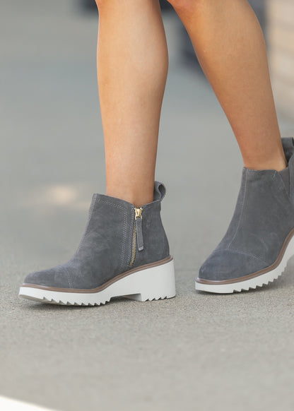 TOMS® Maude Wedge Boots Shoes 7