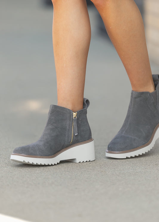 TOMS® Maude Wedge Boots Shoes 7