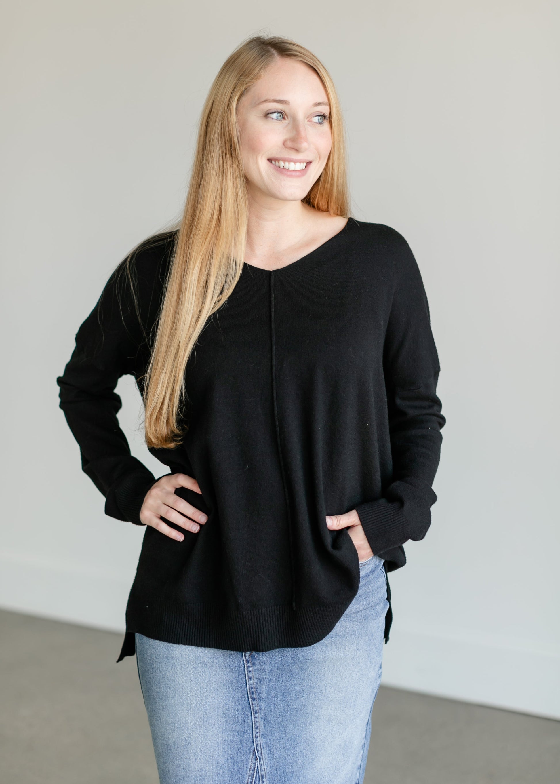 V-neck Lightweight Knit Top FF Tops Black / S
