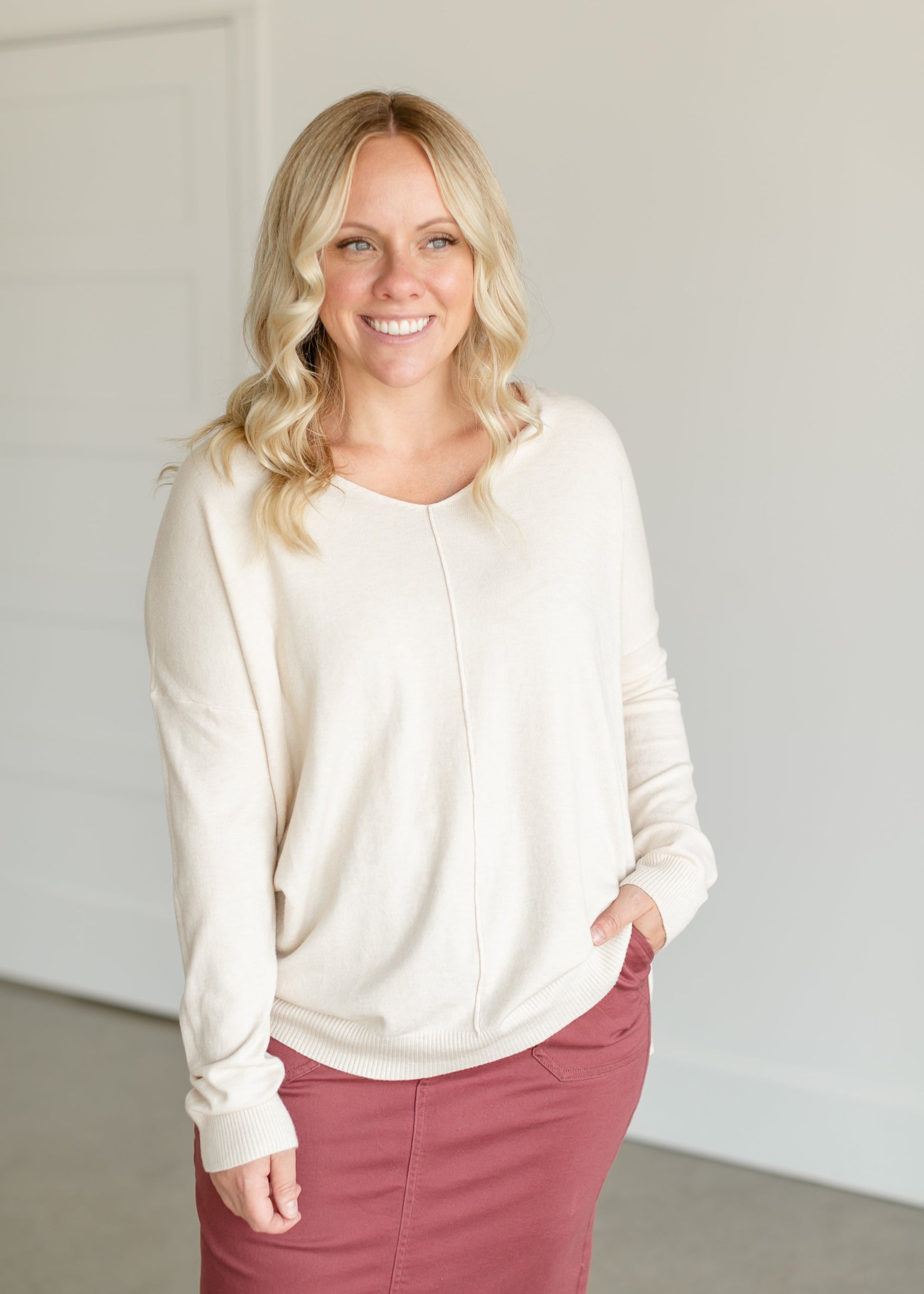 V-neck Lightweight Knit Top FF Tops Cream / S