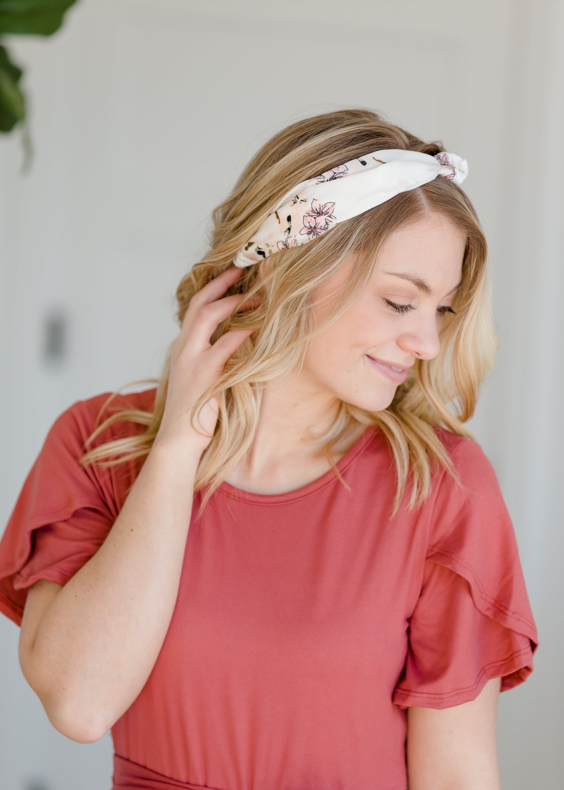 White Floral Knotted Headband Accessories