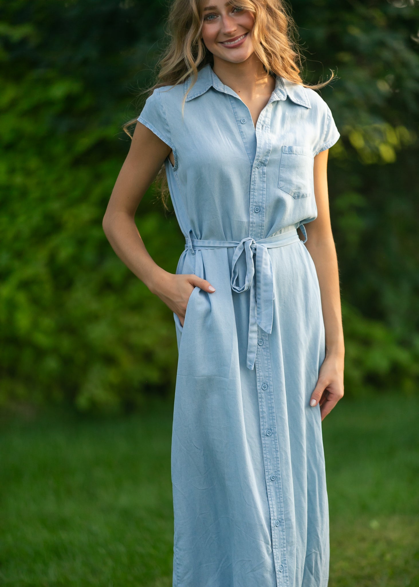 short sleeve chambray dress Willow Cap Sleeve Chambray Belted Midi Dress – Inherit Co