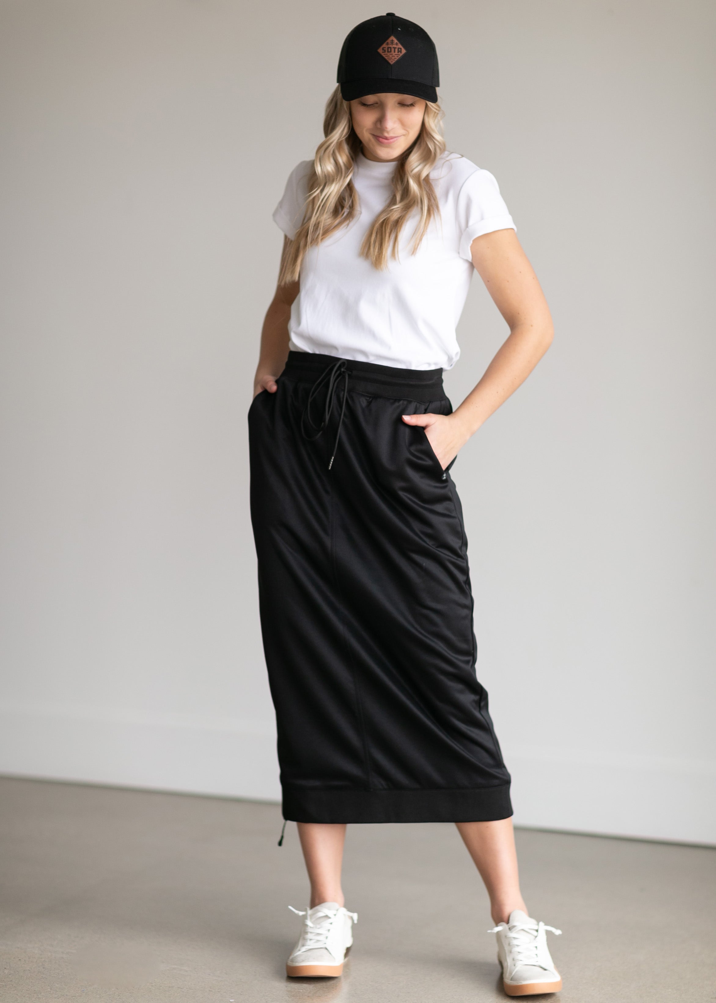 Bradi Black Side Zipper Midi Skirt – Inherit Co.