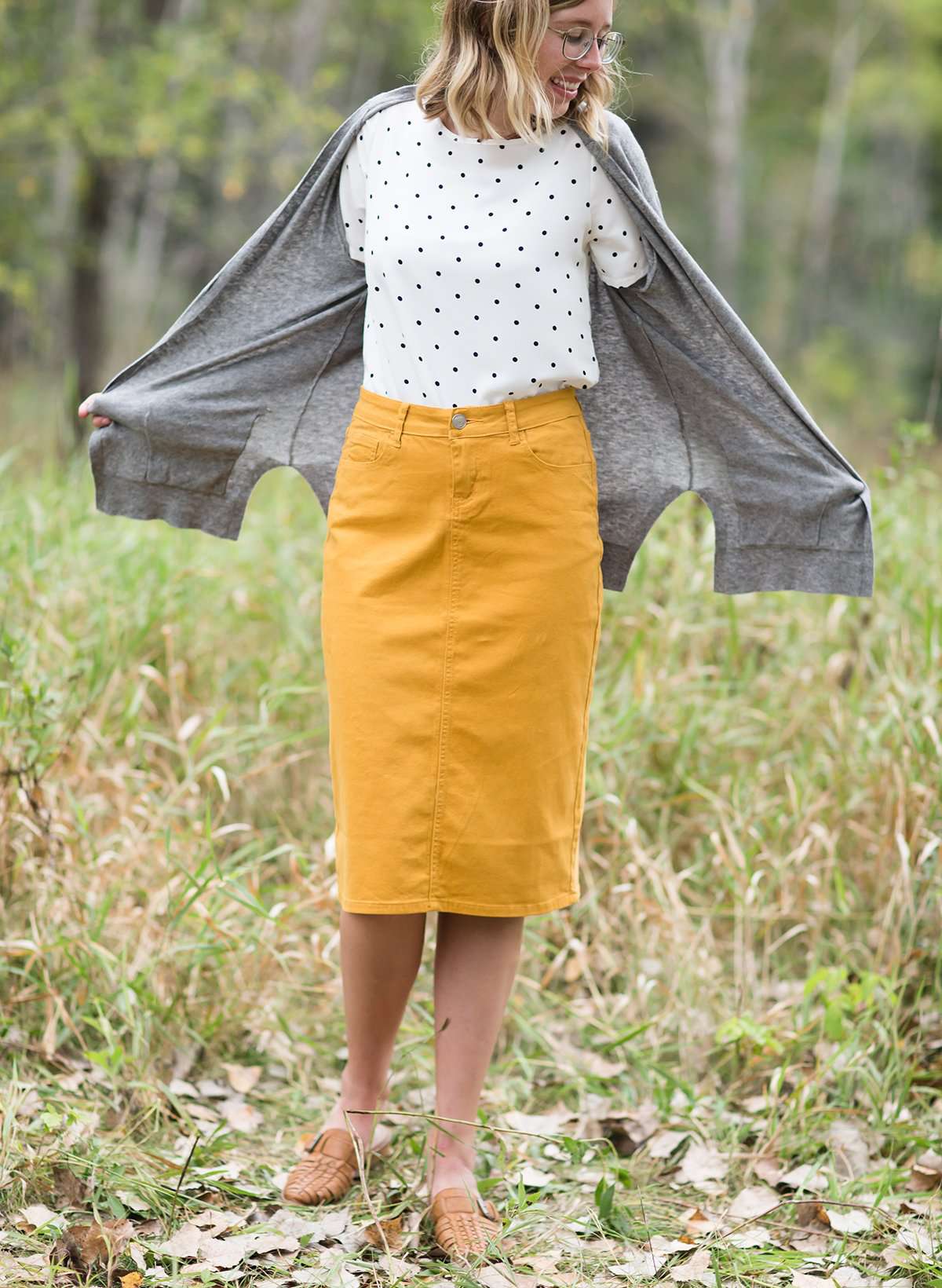 Knit cardigan, in black, heather gray, oatmeal or mauve option. Long sleeves, front pockets and open front.