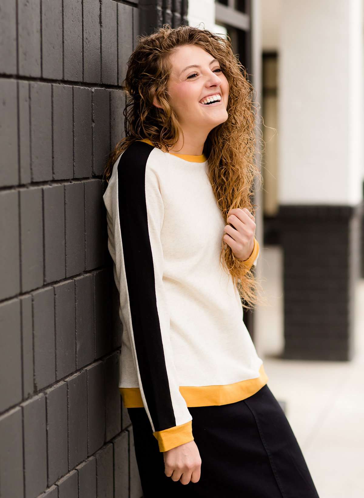 Women's modest sweatshirt black and mustard