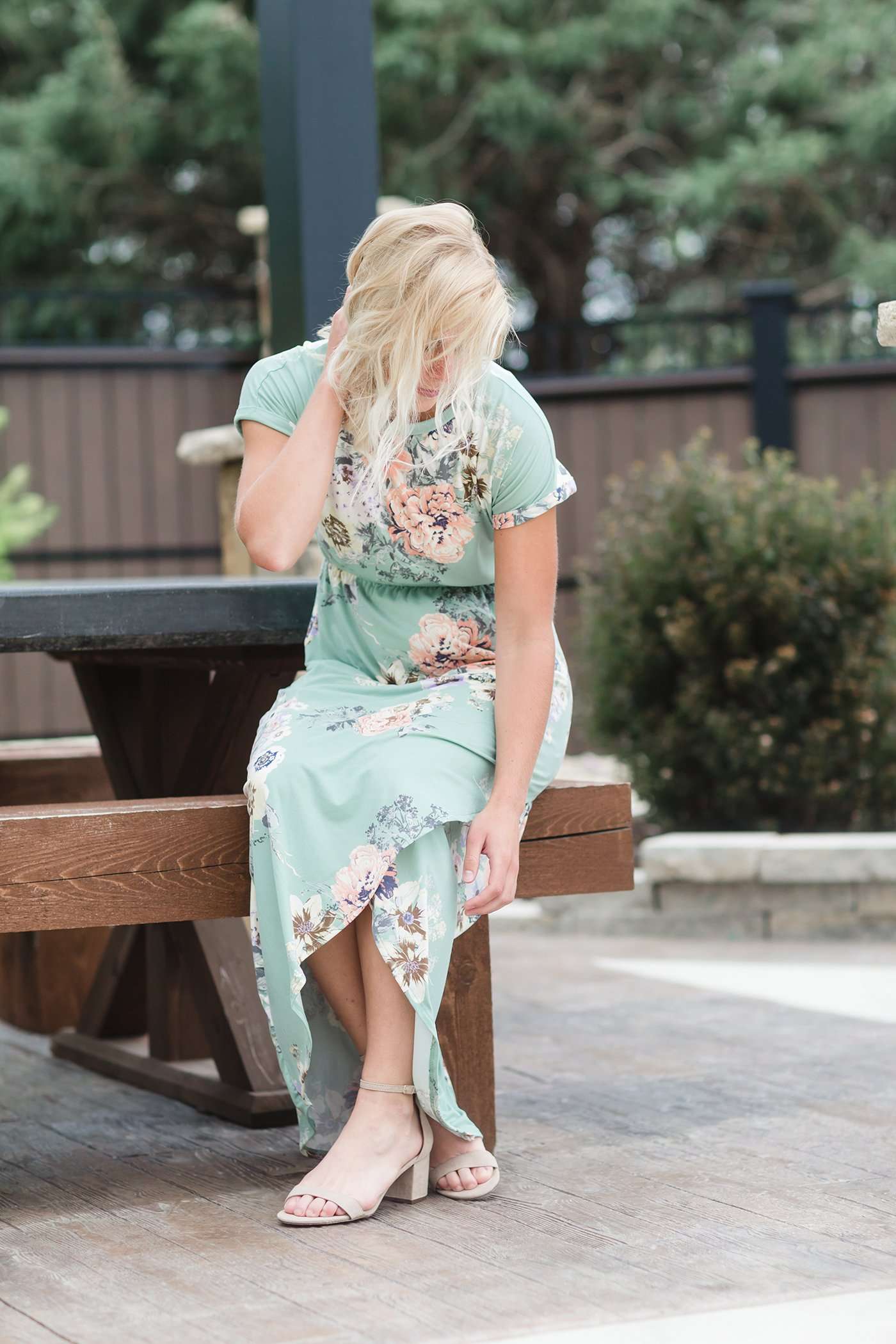 midi length floral dress with elastic waist that comes in blush, mint or navy florals.
