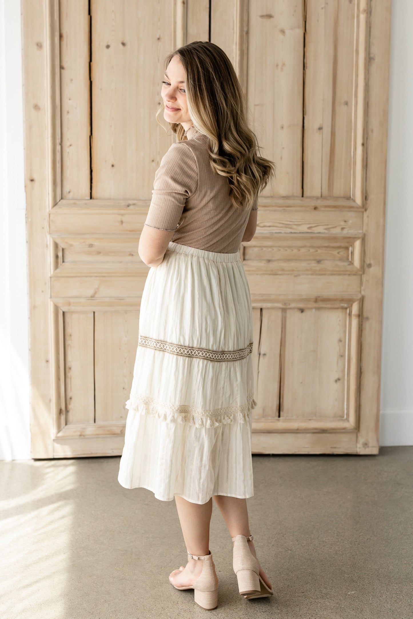 Cream Midi Skirt With Contrasting Lace Detail Skirts Polagram