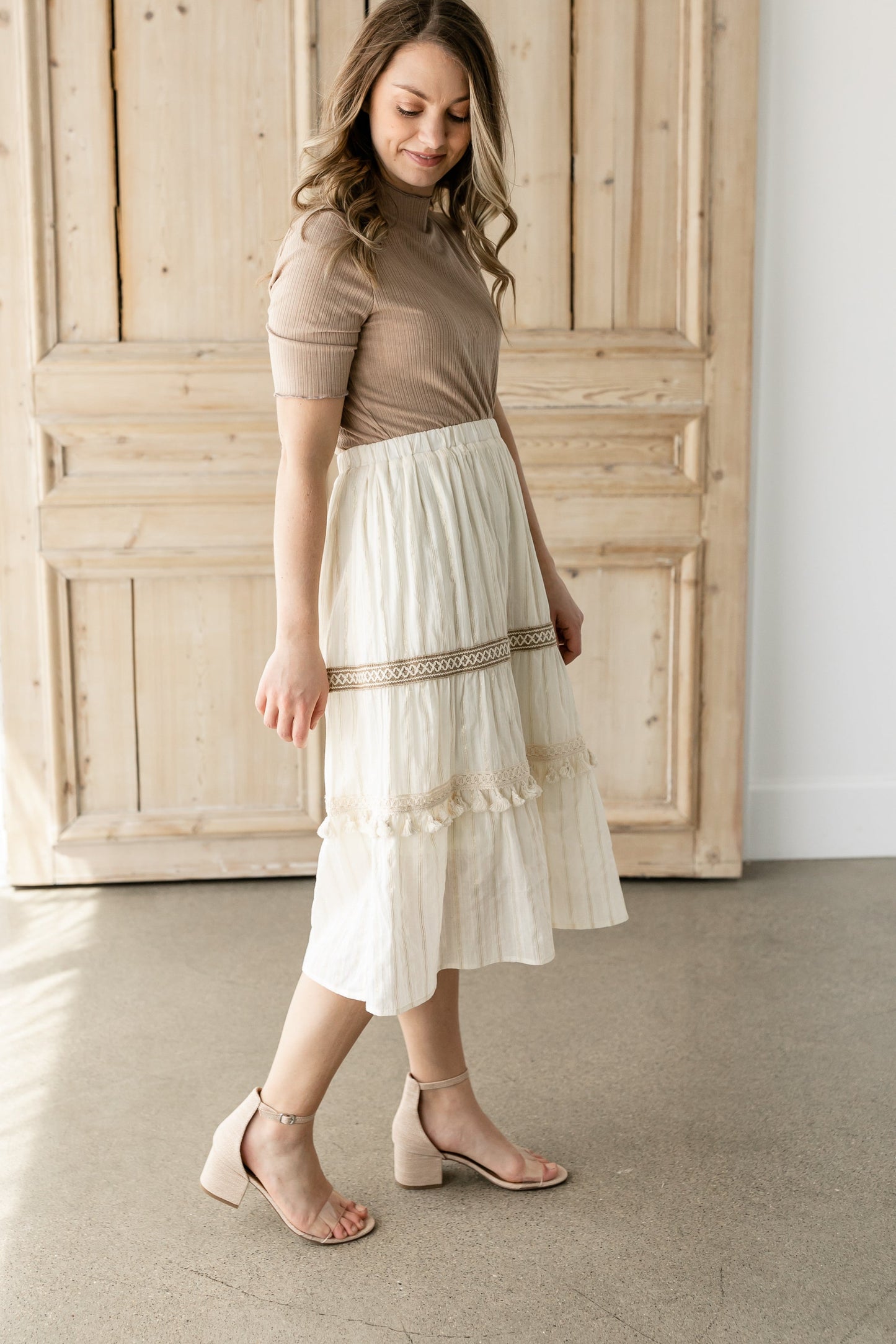 Cream Midi Skirt With Contrasting Lace Detail Skirts Polagram