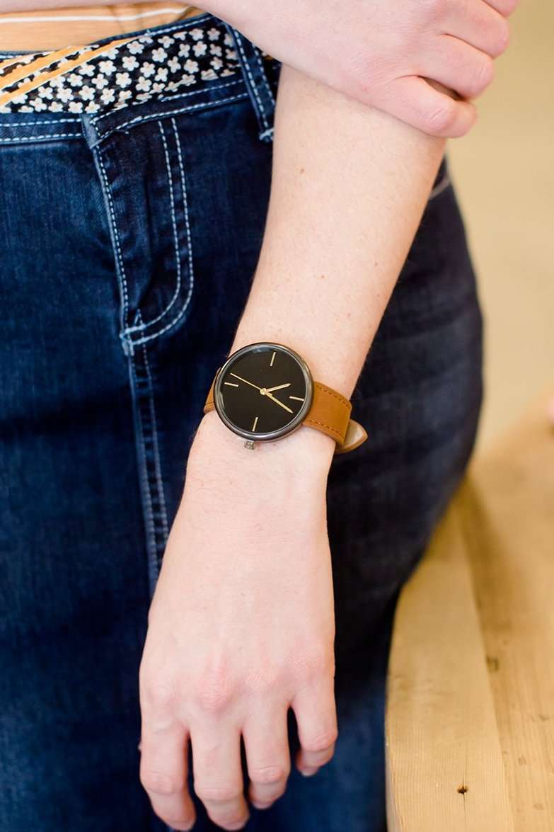 Classic faux leather watch 