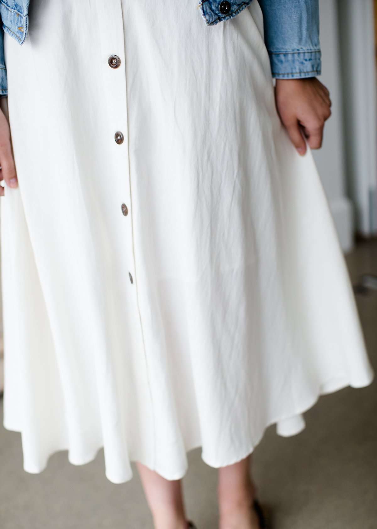 Highwaist white button front a line midi skirt