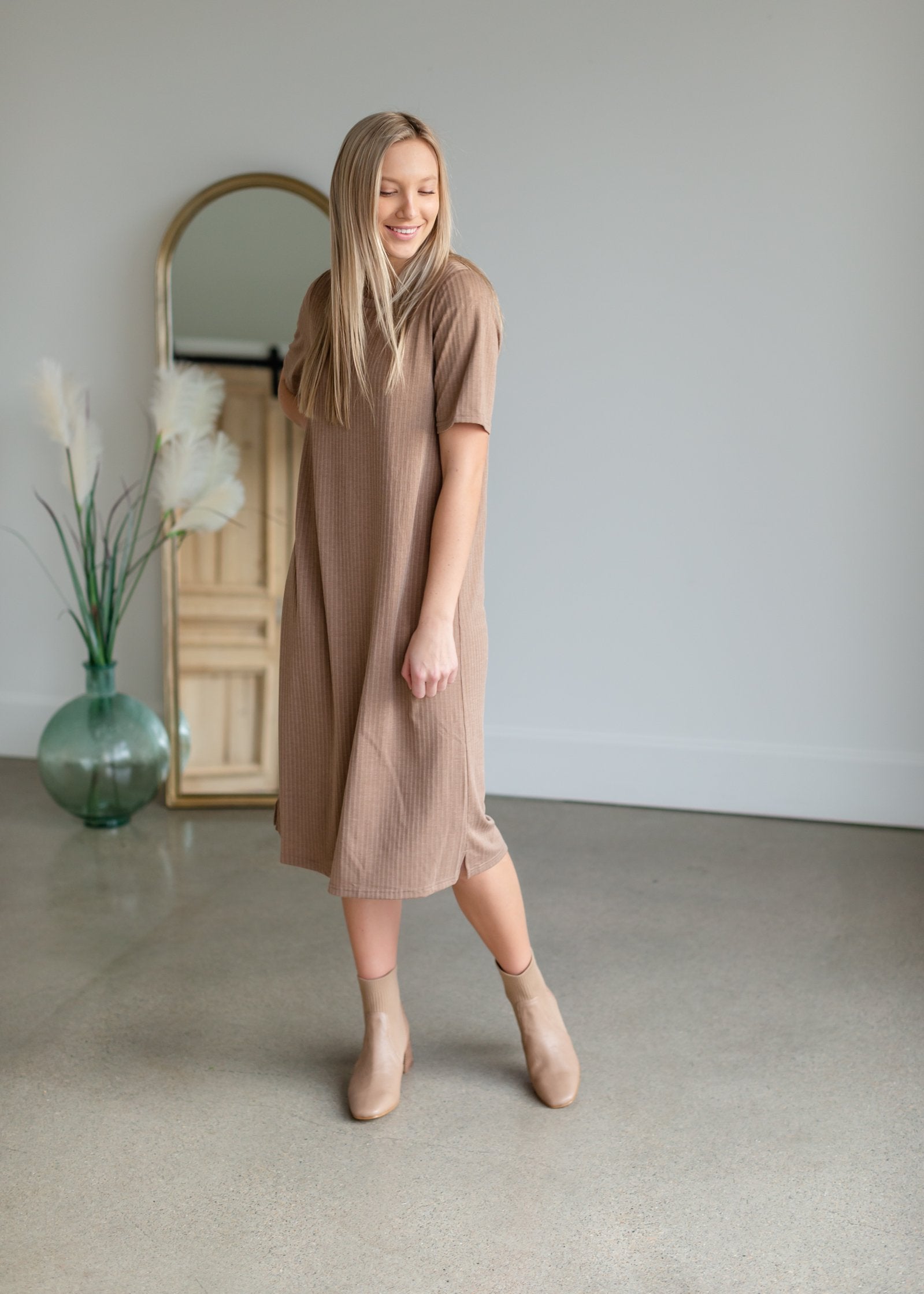 Mocha Short Sleeve Ribbed T-Shirt Midi Dress Dresses Pologram