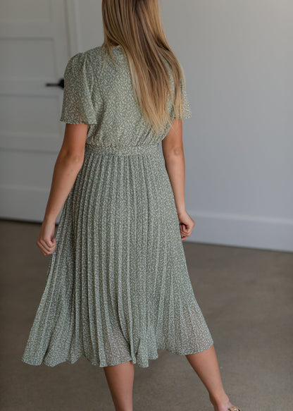 Olive Pleated Midi Dress w/Belt Dresses