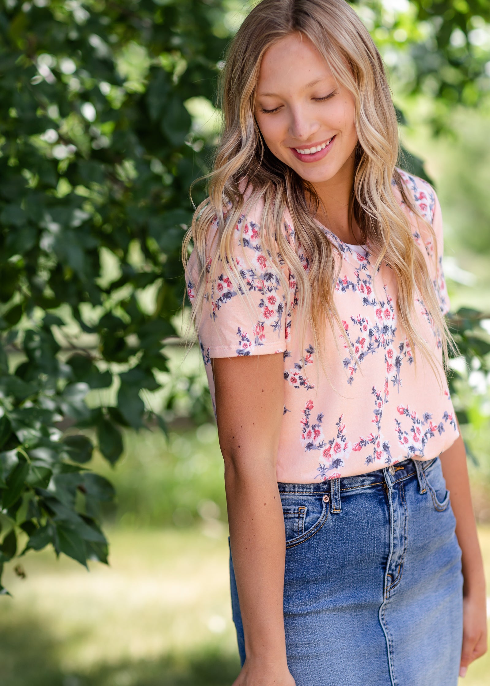 Peach Classic V-Neck Floral Tee - FINAL SALE Tops