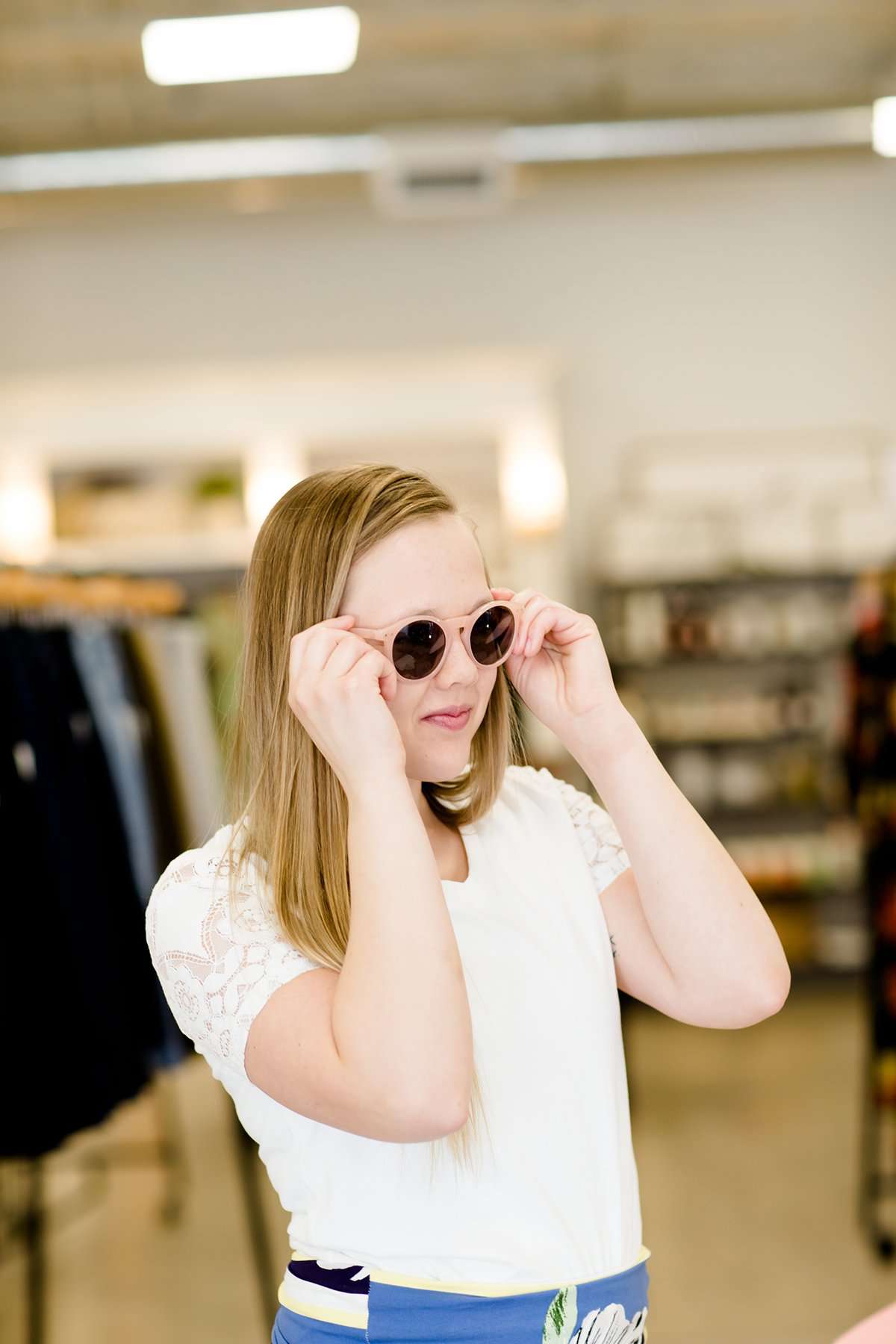 retro round style pink glasses