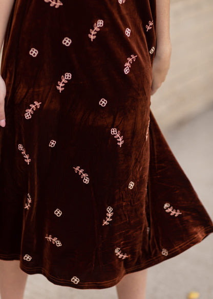Short Sleeve Embroidered Velvet Dress Dresses