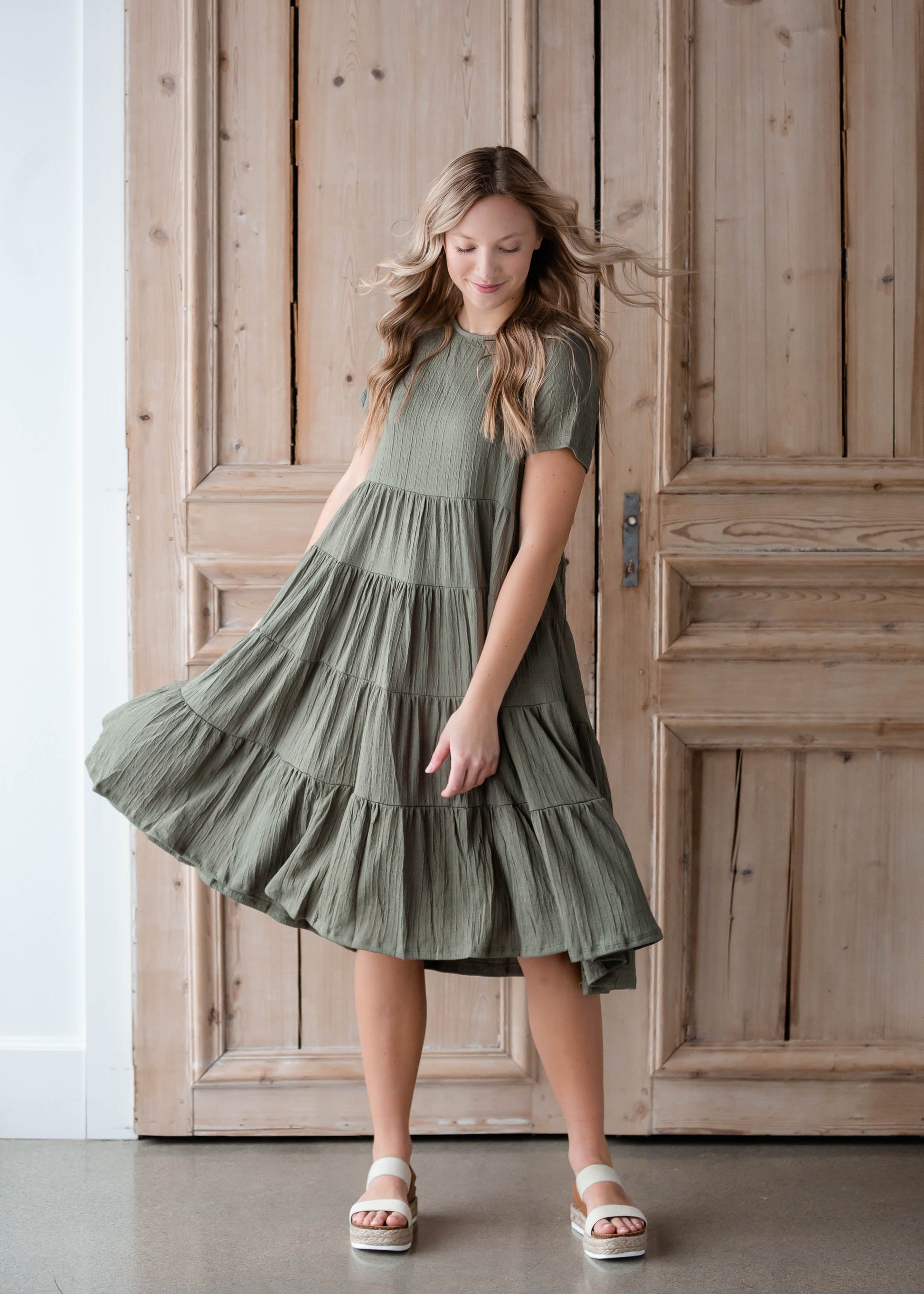 Short Sleeve Olive Tiered Midi Dress Dresses Hayden