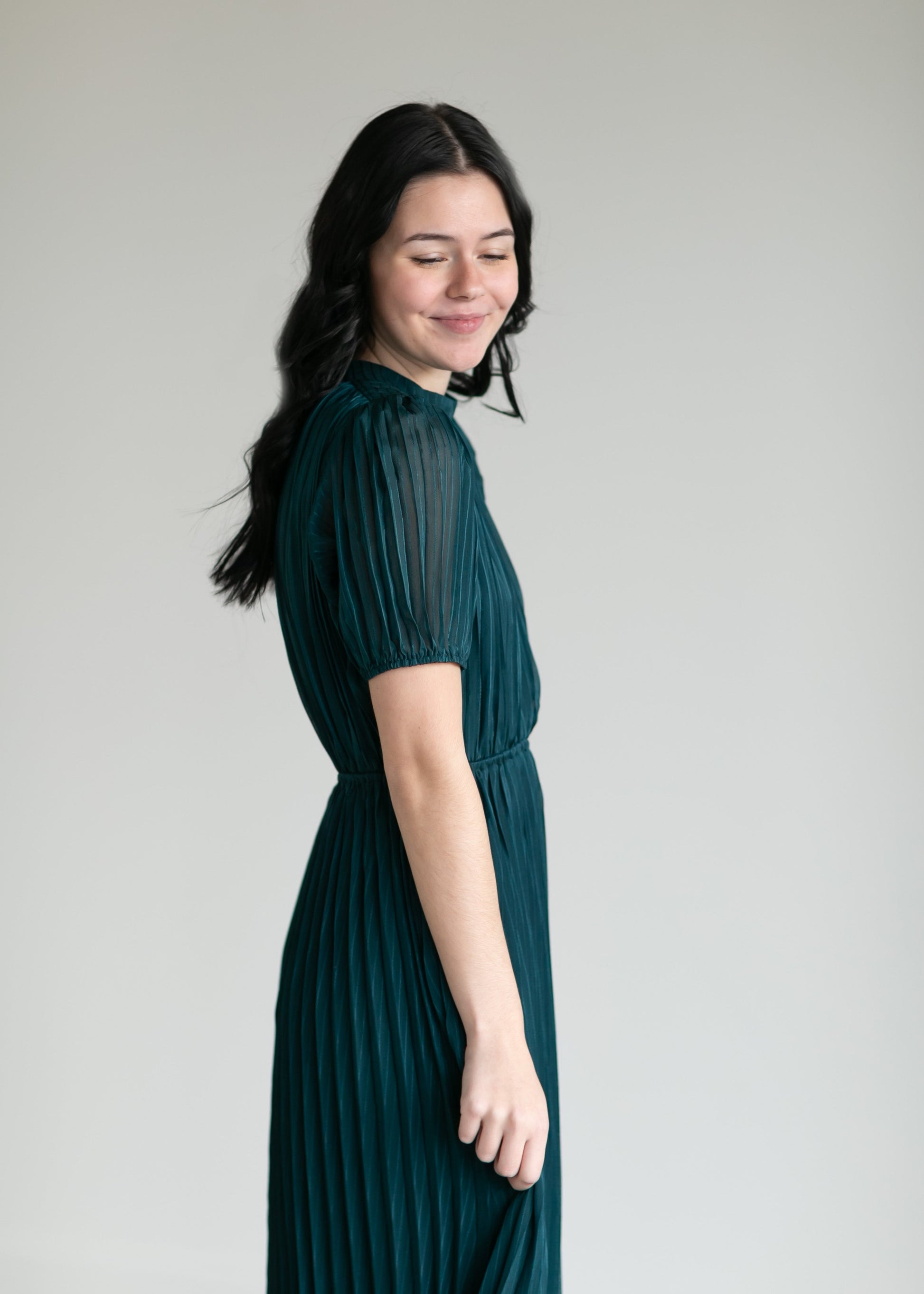 Short Sleeve Pleated Midi Dress Dresses