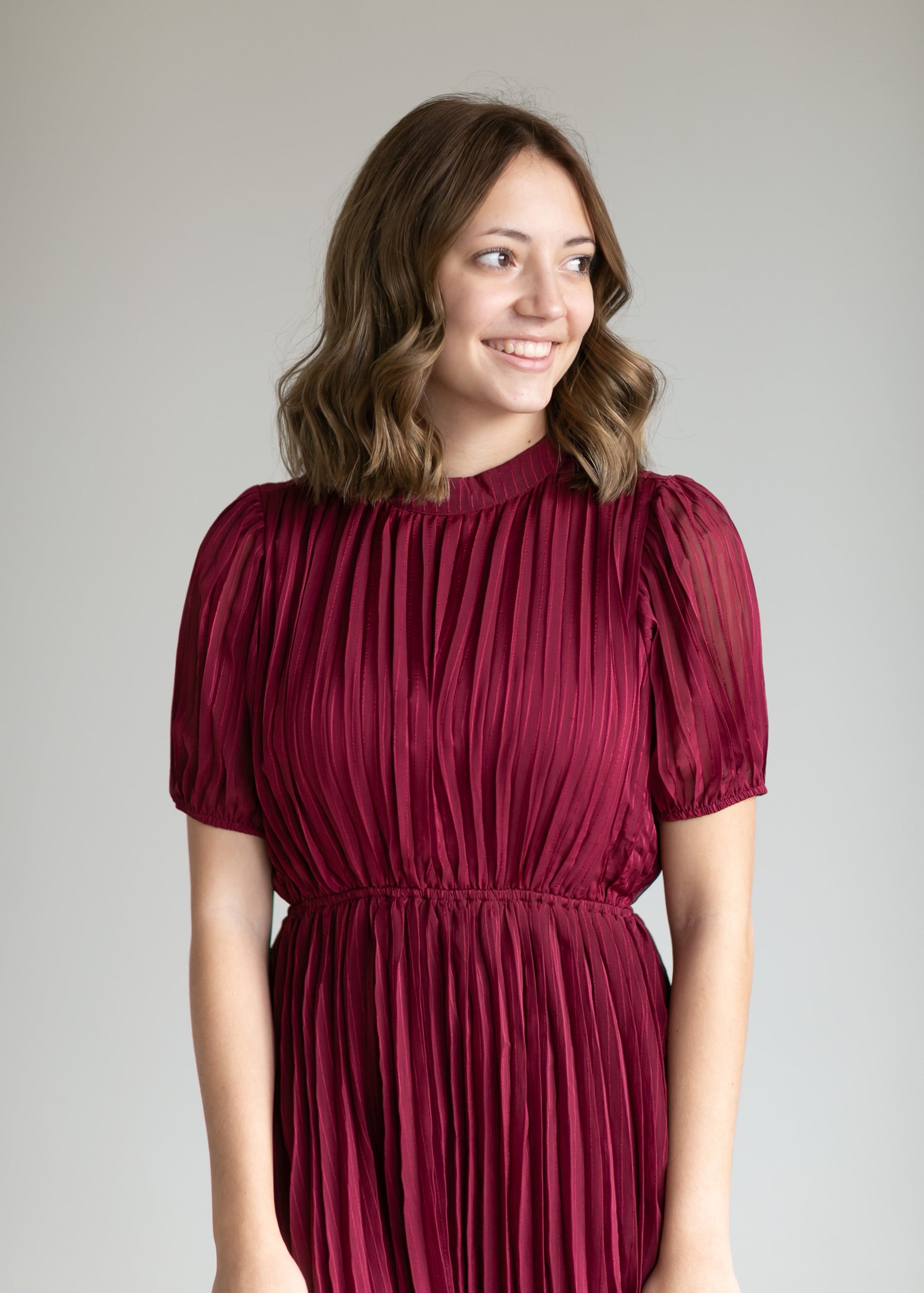 Short Sleeve Pleated Midi Dress Dresses