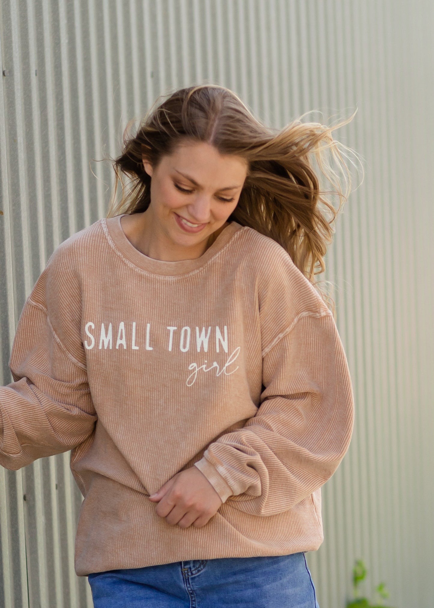 Small Town Girl Crewneck Sweatshirt Tops Latte / S