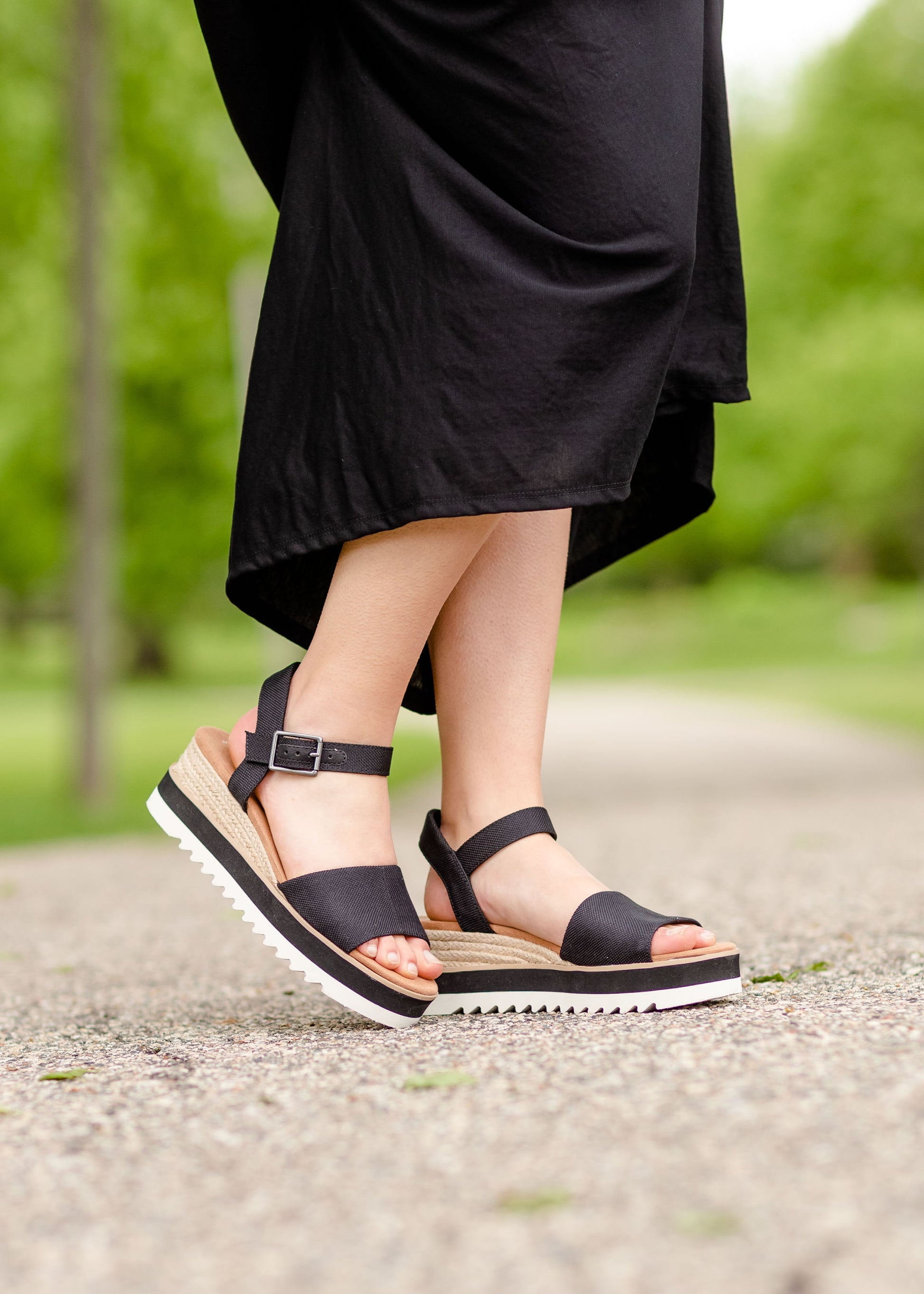 TOMS® Diana Wedge Shoes Black / 6