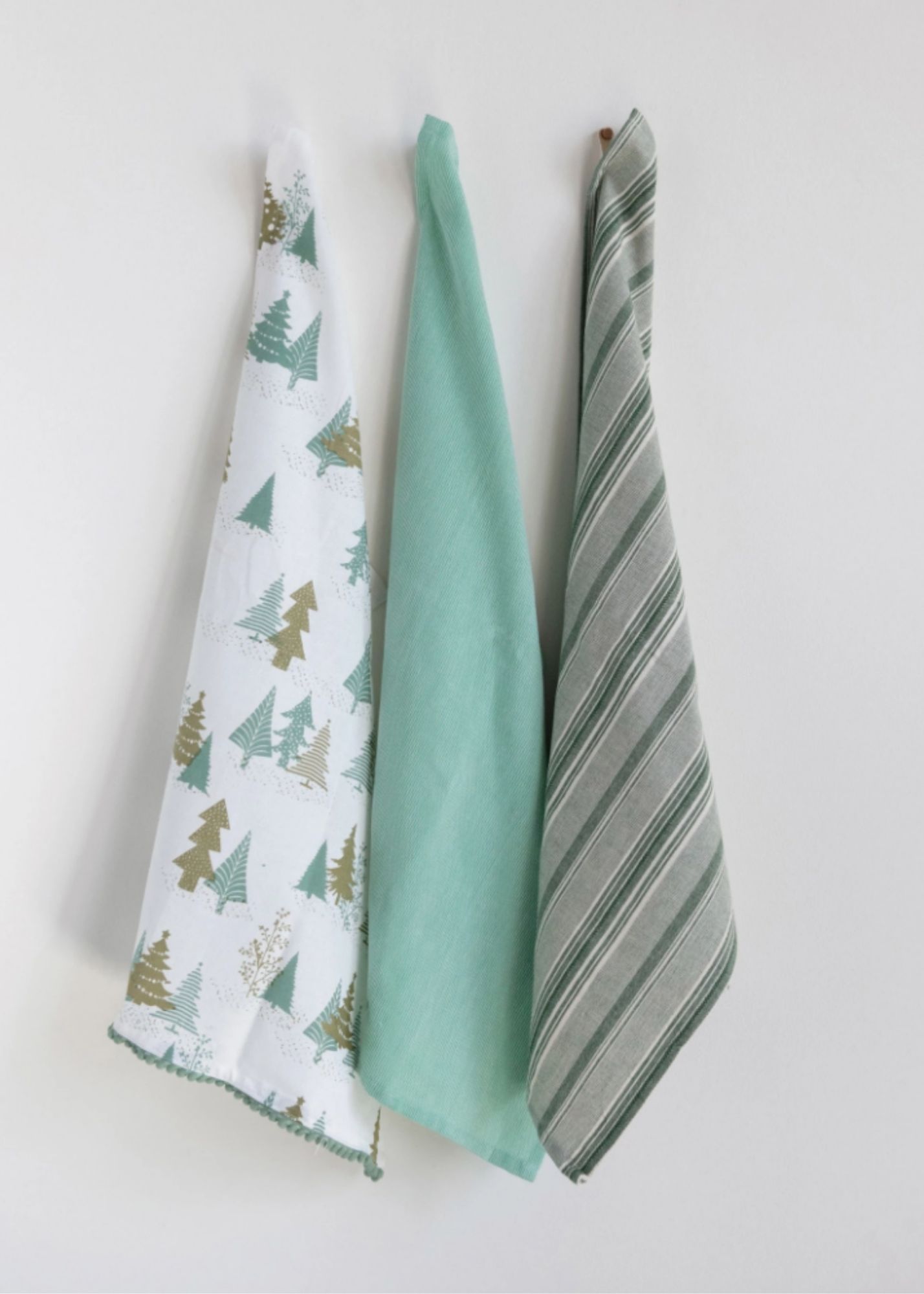 Winter Print Cotton Tea Towels - 3 Pack Home Creative Co-op green